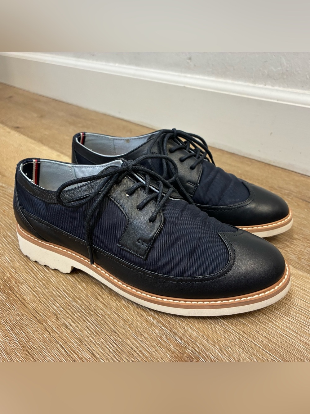 Tommy Hilfiger Ivah Oxford Black Nylon Leather Shoes Women’s Size 6 M